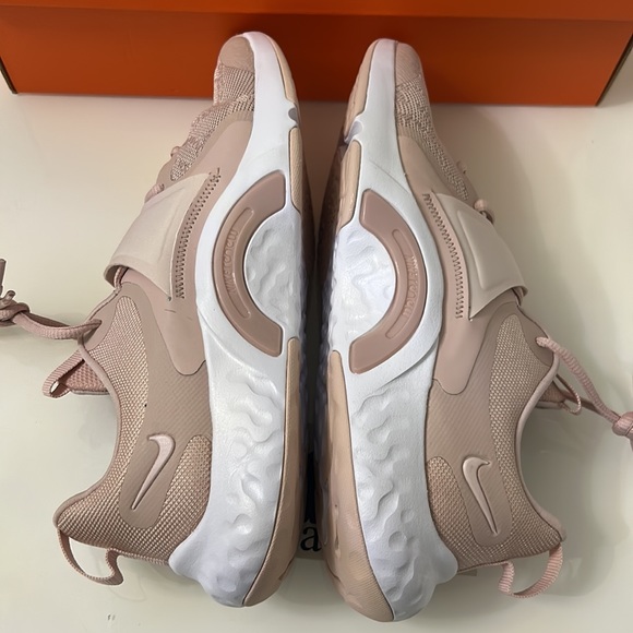 Nike Training shoes - Picture 3 of 8